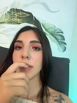 Snapshot of crystal_arlette_ chatting on 07.28.26 crystal arlette online show from 07.28.26