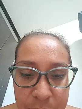 Snapshot of manury chatting on 04.02.26 manury online show from 04.02.26