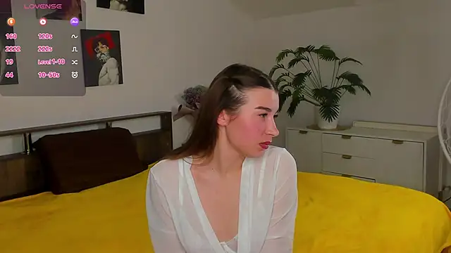 Snapshot of Nikki_Hearts_ chatting on 04.07.26 Nikki Hearts online show from 04.07.26