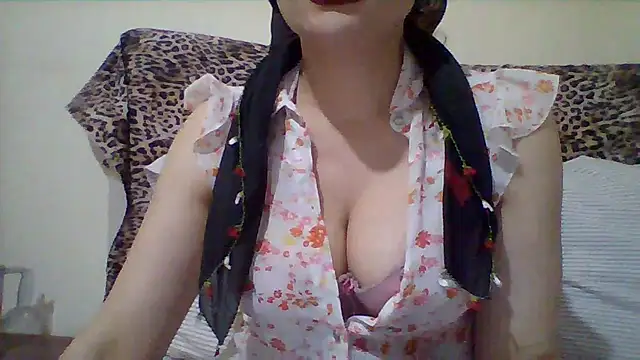 Snapshot of busex25 chatting on 06.26.26 busex25 online show from 06.26.26