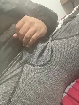 Snapshot of ENTEEXIOM chatting on 04.04.26 ENTEEXIOM online show from 04.04.26