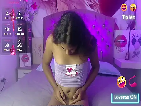 Snapshot of Renata_Valentina chatting on 05.03.26 Renata Valentina online show from 05.03.26