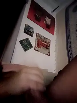 Snapshot of Rockandrola1986 chatting on 04.04.26 Rockandrola1986 online show from 04.04.26