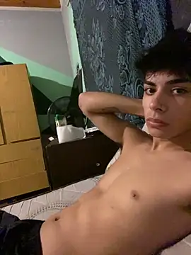 Snapshot of AgusTr chatting on 03.30.26 AgusTr online show from 03.30.26