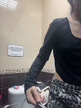 Snapshot of Mia_AsianSex chatting on 04.03.26 Mia AsianSex online show from 04.03.26