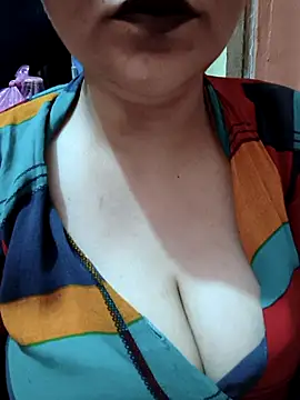 Snapshot of ZOYA_KHAN-123 chatting on 05.05.26 ZOYA KHAN-123 online show from 05.05.26