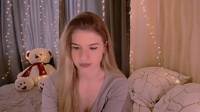 Alisa Swan  online show from 05.06.26