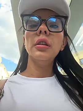 SofiParma online show from 06.17.26