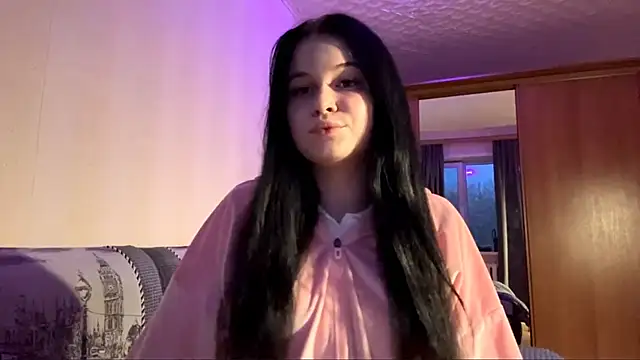 Snapshot of BellaLuxury chatting on 03.30.26 BellaLuxury online show from 03.30.26