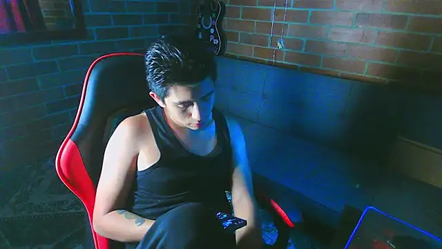 Snapshot of ethann2_ chatting on 04.01.26 ethann2 online show from 04.01.26