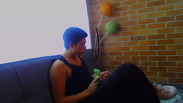 Snapshot of ethann2_ chatting on 04.01.26 ethann2 online show from 04.01.26