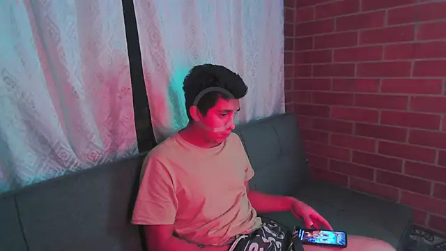 Snapshot of ethann2_ chatting on 04.03.26 ethann2 online show from 04.03.26