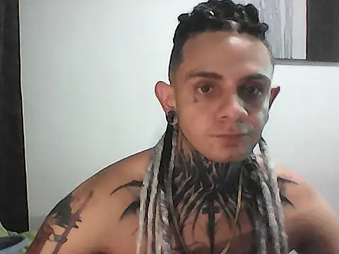 Snapshot of CardonaWolf chatting on 03.30.26 CardonaWolf online show from 03.30.26