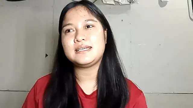 Snapshot of BrandeePhatdouang chatting on 04.01.26 BrandeePhatdouang online show from 04.01.26