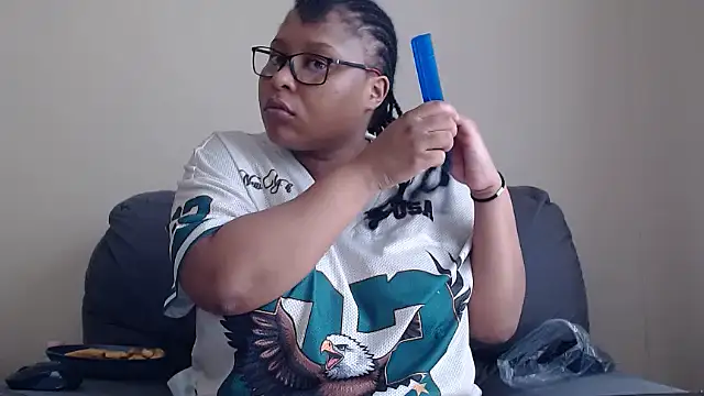 Snapshot of xxZoeyx chatting on 11.04.25 xxZoeyx online show from 11.04.25