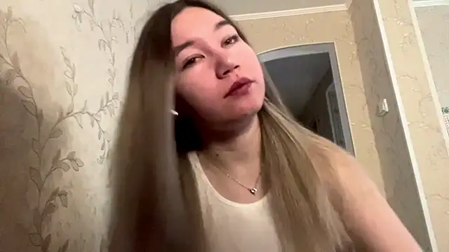 Snapshot of IreneOrbison chatting on 03.31.26 IreneOrbison online show from 03.31.26