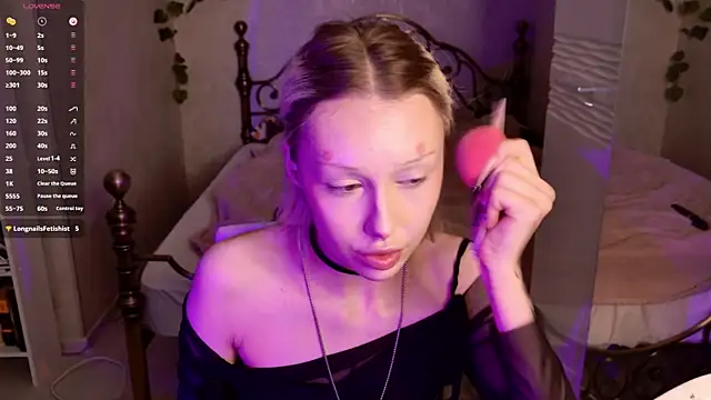 ghost girly online show from 05.11.26