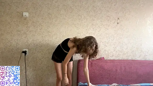 Snapshot of WildFeels chatting on 04.02.26 WildFeels online show from 04.02.26