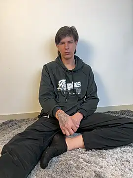 Snapshot of Omeo_Ryan chatting on 03.31.26 Omeo Ryan online show from 03.31.26