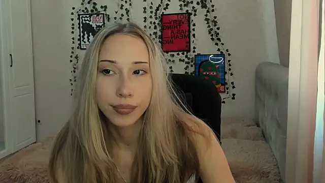 Snapshot of Emmarayder chatting on 07.27.26 Emmarayder online show from 07.27.26