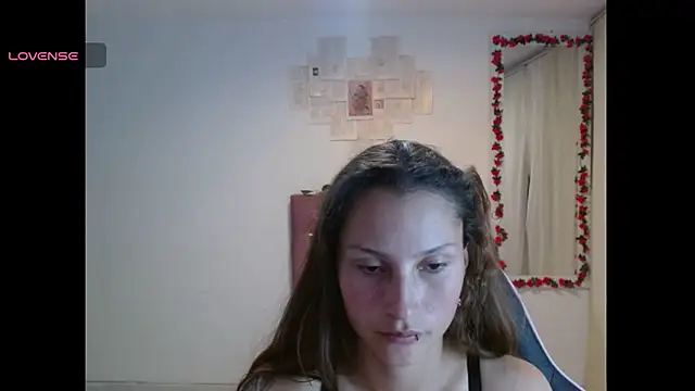Snapshot of scarlet1609 chatting on 06.24.26 scarlet1609 online show from 06.24.26
