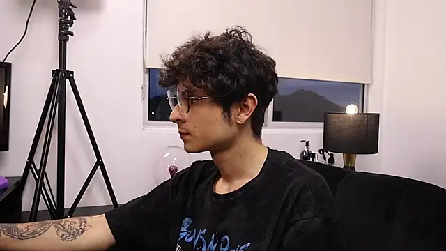 Snapshot of Tyler_Blade chatting on 04.06.26 Tyler Blade online show from 04.06.26