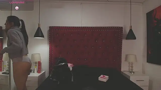 Snapshot of Jack_and_Emma_ chatting on 04.06.26 Jack and Emma online show from 04.06.26