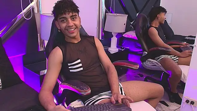 Snapshot of MiikeOthon chatting on 04.02.26 MiikeOthon online show from 04.02.26