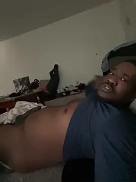 Snapshot of Evantrotwig chatting on 04.01.26 Evantrotwig online show from 04.01.26