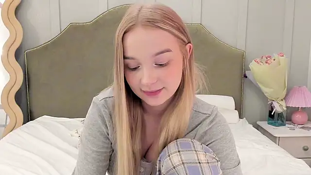 -mimi-mia- online show from 04.24.26