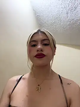Lia fire online show from 05.14.26