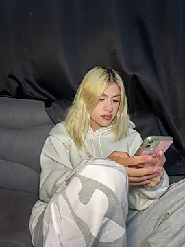 Lia fire online show from 05.28.26