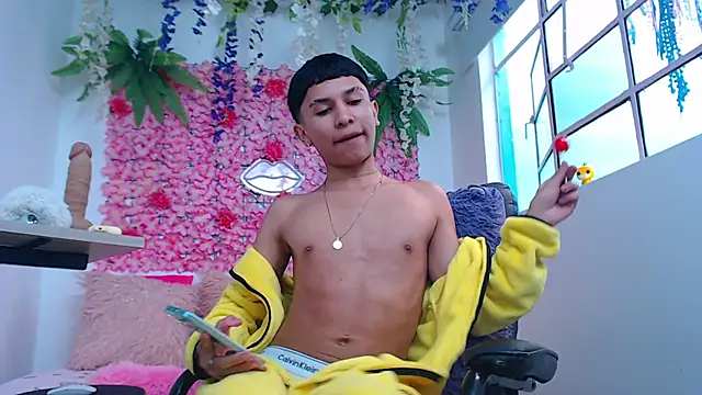 Snapshot of Thiagorincon22 chatting on 03.31.26 Thiagorincon22 online show from 03.31.26