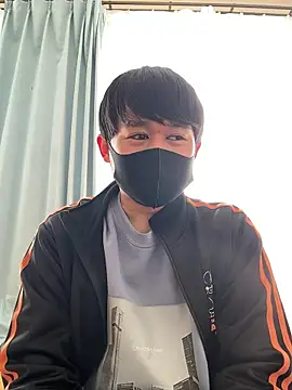 Snapshot of mzkpnz chatting on 04.03.26 mzkpnz online show from 04.03.26