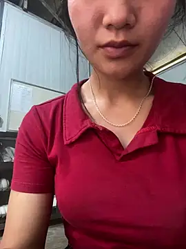 Snapshot of Elisa-a chatting on 04.02.26 Elisa-a online show from 04.02.26