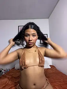 Snapshot of Cristall___ll chatting on 04.01.26 Cristall ll online show from 04.01.26