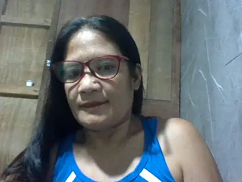 Snapshot of PinayZaira chatting on 05.21.26 PinayZaira online show from 05.21.26