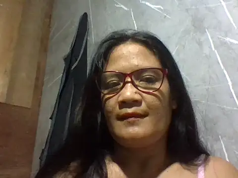 Snapshot of PinayZaira chatting on 06.01.26 PinayZaira online show from 06.01.26