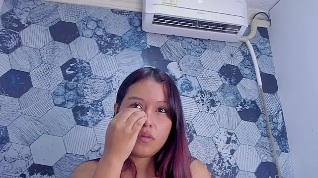 Snapshot of tiana_cute1 chatting on 04.01.26 tiana cute1 online show from 04.01.26