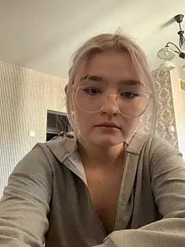 Snapshot of KimCarr chatting on 04.02.26 KimCarr online show from 04.02.26