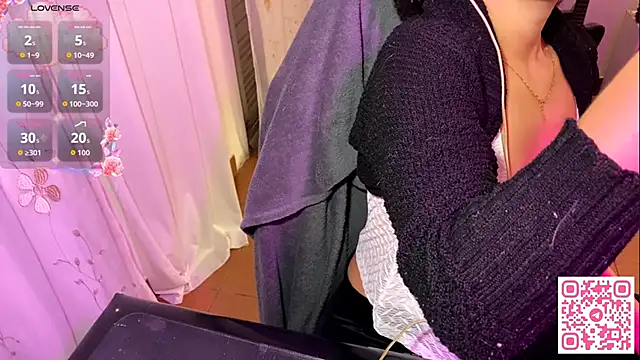 petitecurlybrunette online show from 05.23.26