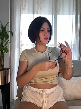 SeleneHale online show from 04.16.26