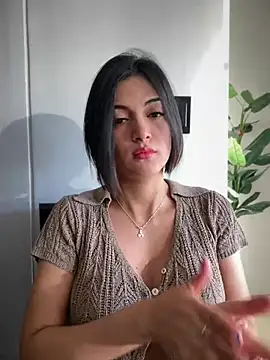 SeleneHale online show from 06.08.26