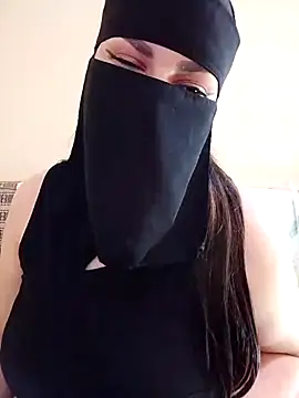 Snapshot of Queen_Lola chatting on 04.02.26 Queen Lola online show from 04.02.26