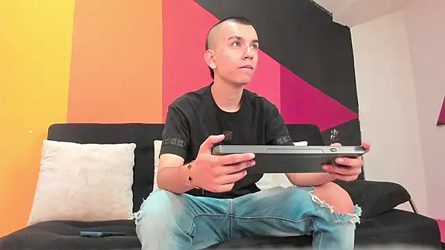 Rowan Cley online show from 07.01.26