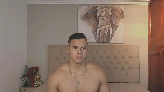 Maxi and Ares online show from 07.19.26