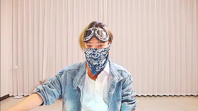 Snapshot of wumei-001 chatting on 04.01.26 wumei-001 online show from 04.01.26