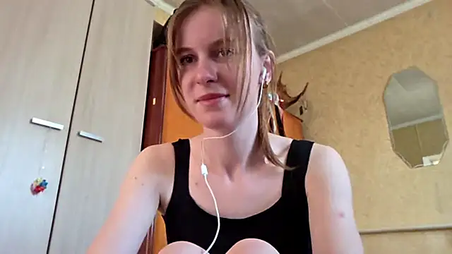 Snapshot of DonnaKuc chatting on 04.03.26 DonnaKuc online show from 04.03.26