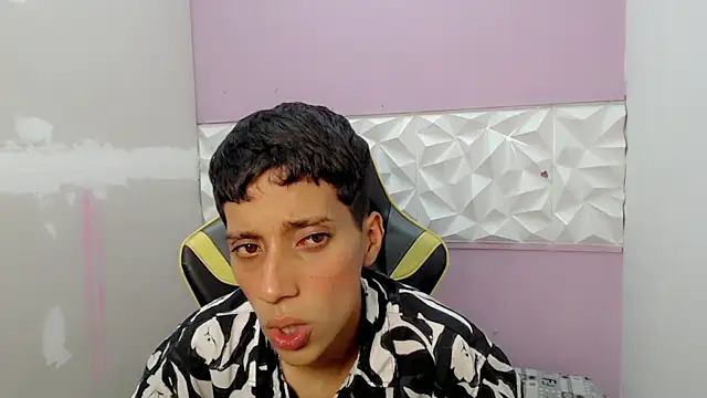 Snapshot of Yei_lee_ chatting on 04.03.26 Yei lee online show from 04.03.26