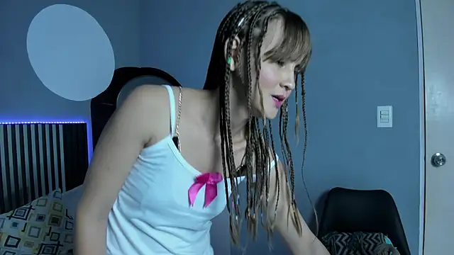 Snapshot of Alina_Valmont chatting on 04.01.26 Alina Valmont online show from 04.01.26